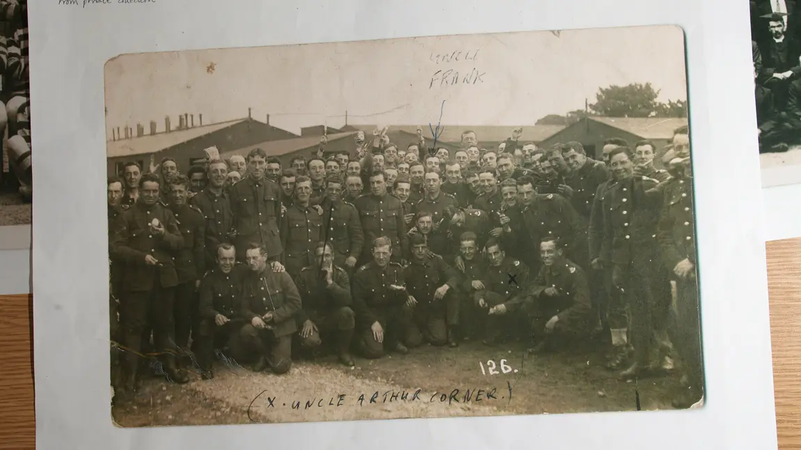 The photo from the biscuit tin A photo of First World War soldiers