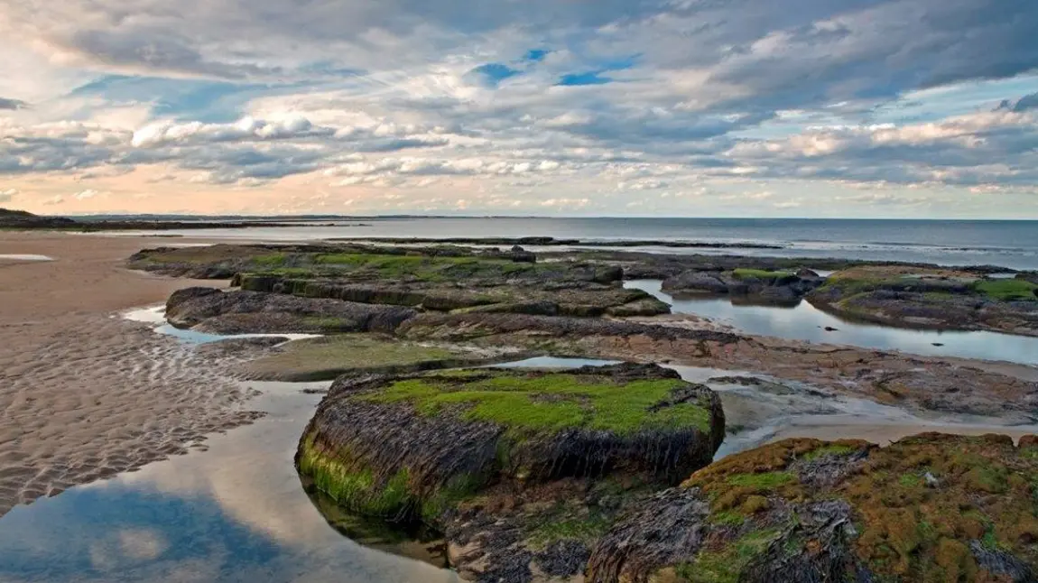 Rocky shore on Druridge Bay Rocky shore on Druridge Bay