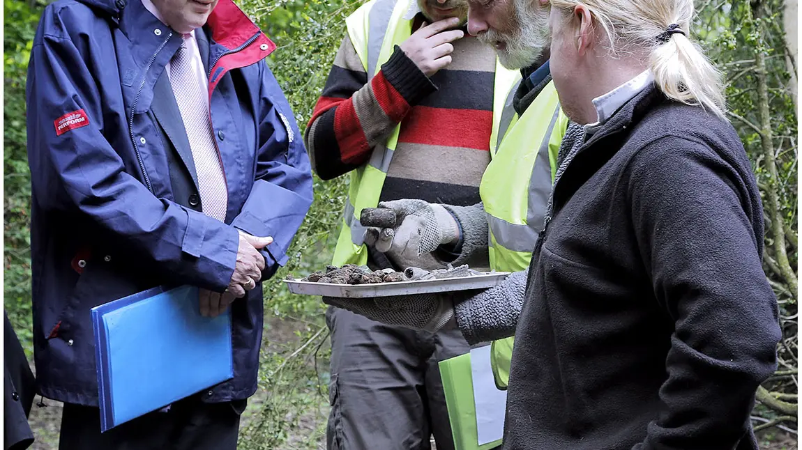 Heritage on tour… new HLF Chair visits Scotland Sir Peter Luff, HLF Chair, speaking with volunteers of the Adopt-a-Monument project