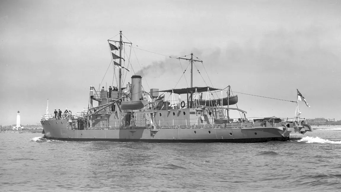 Archive image of HMS M33
