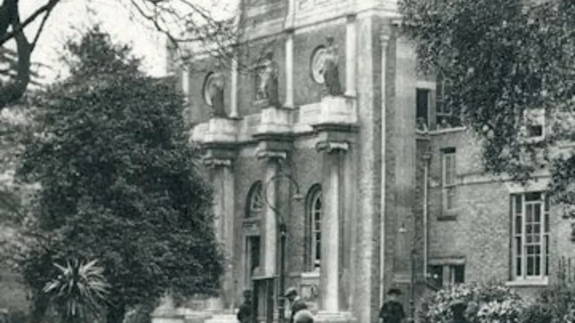 Ealing Public Library in 1910