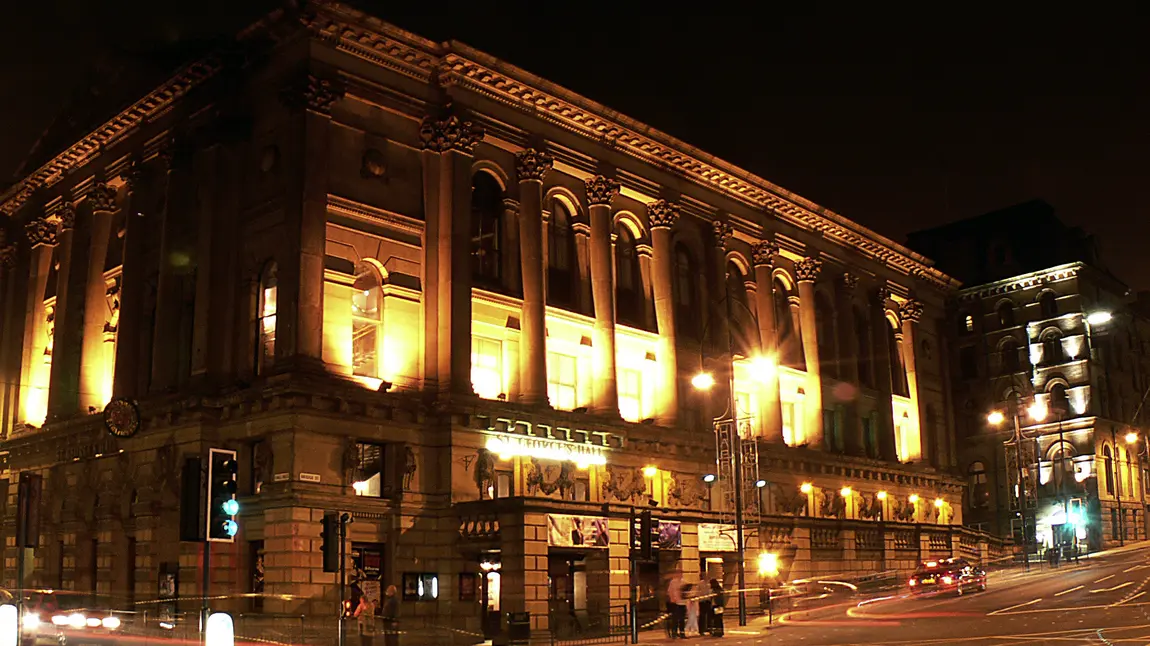 St George's Hall in Bradford at night