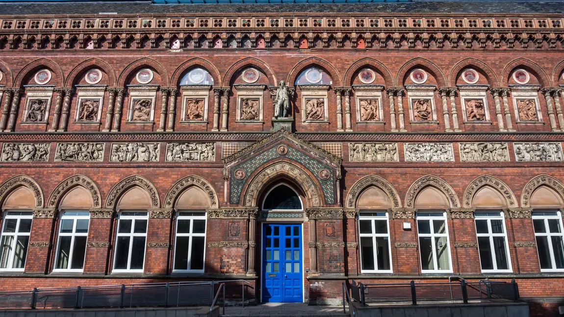 Outside view of the Wedgwood Institute, Burslem