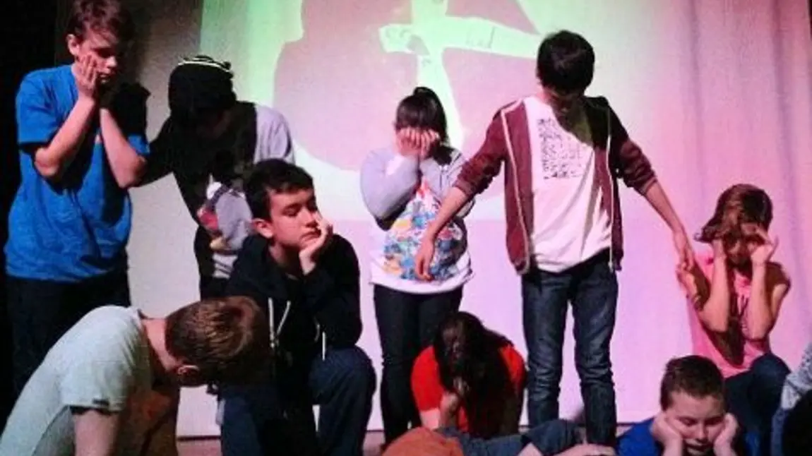 Children marking the First World War Centenary through the arts