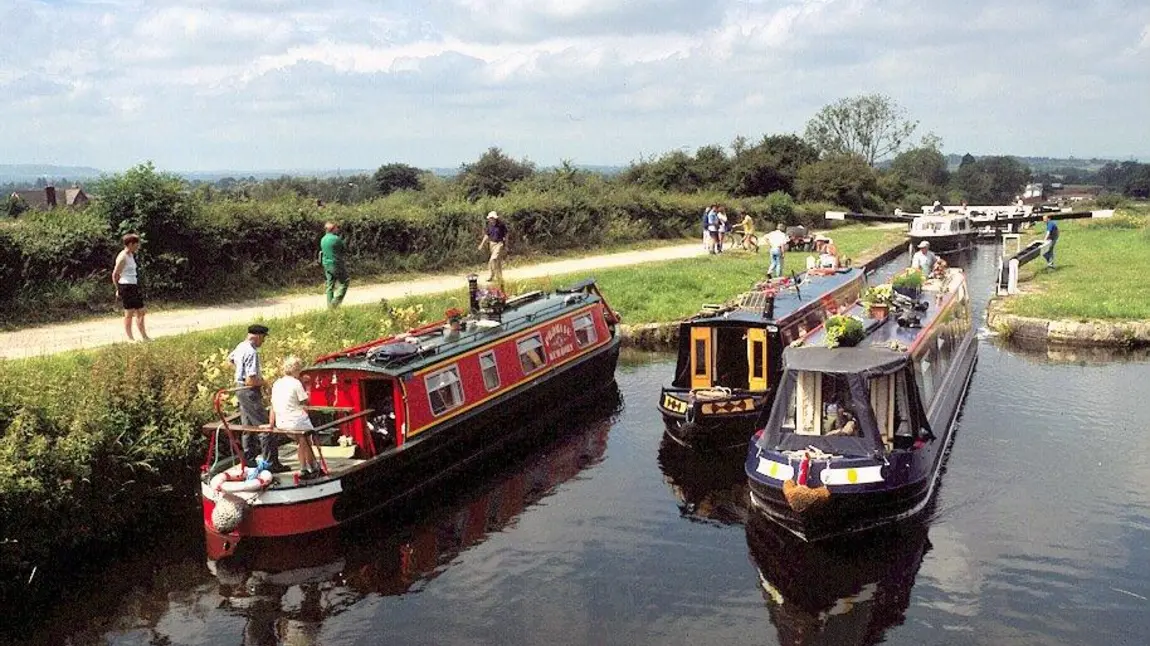 Canal boats on Kennet and Avon canal
