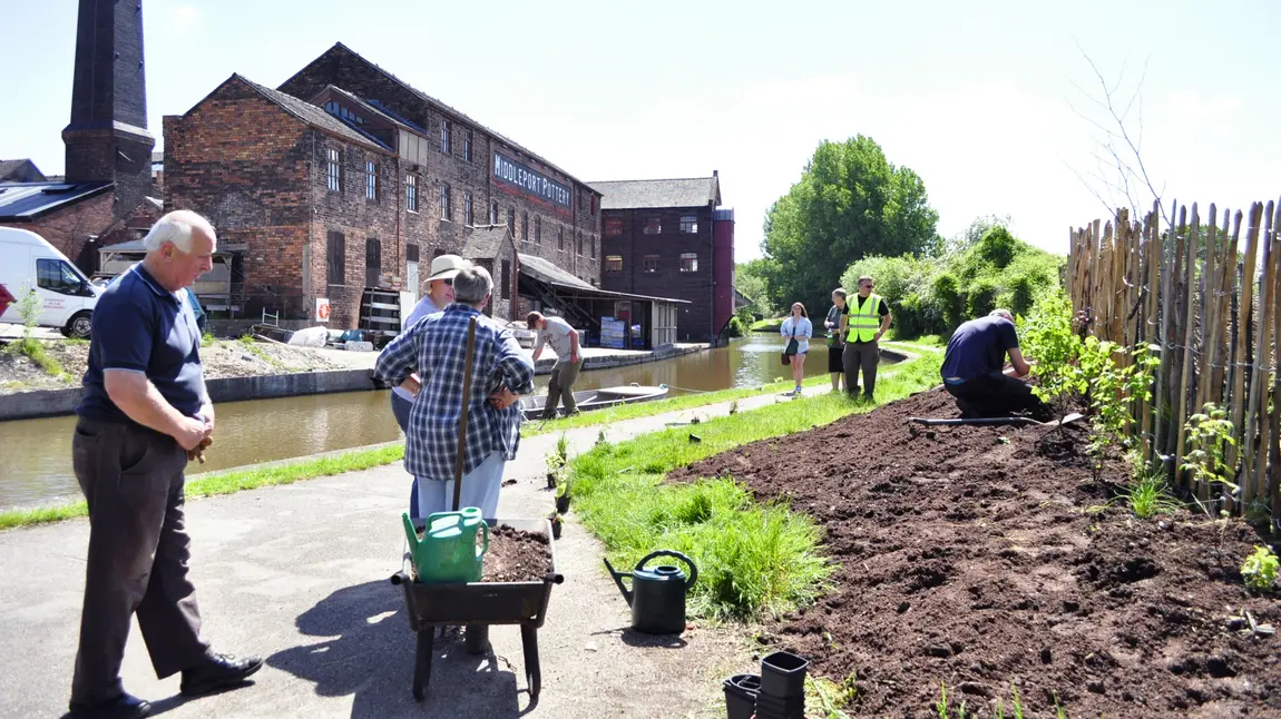 Volunteers at Middleport Pottery