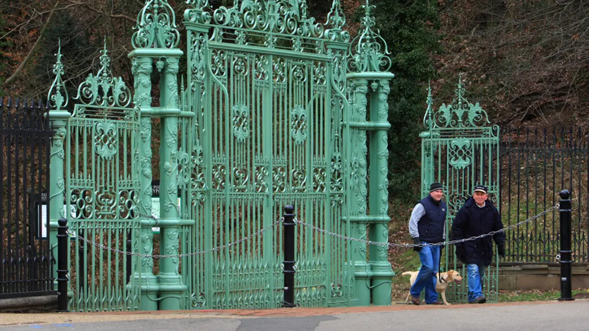 Entrance gates to Pontypool Park