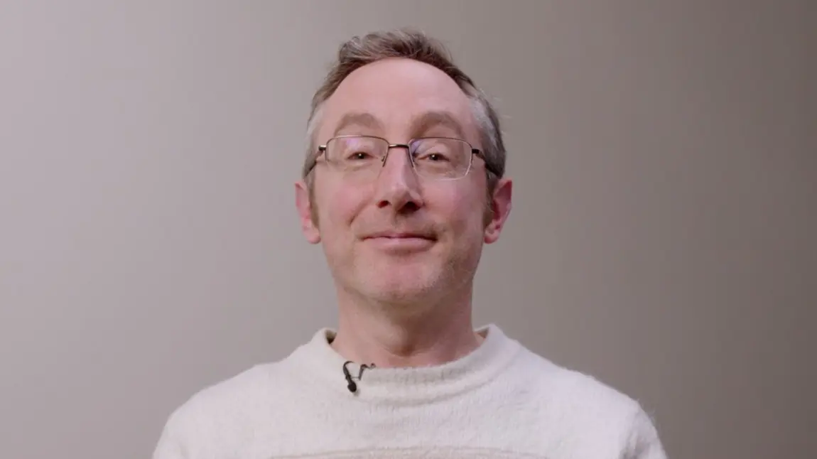 Head and shoulders profile photo of Steve Henry