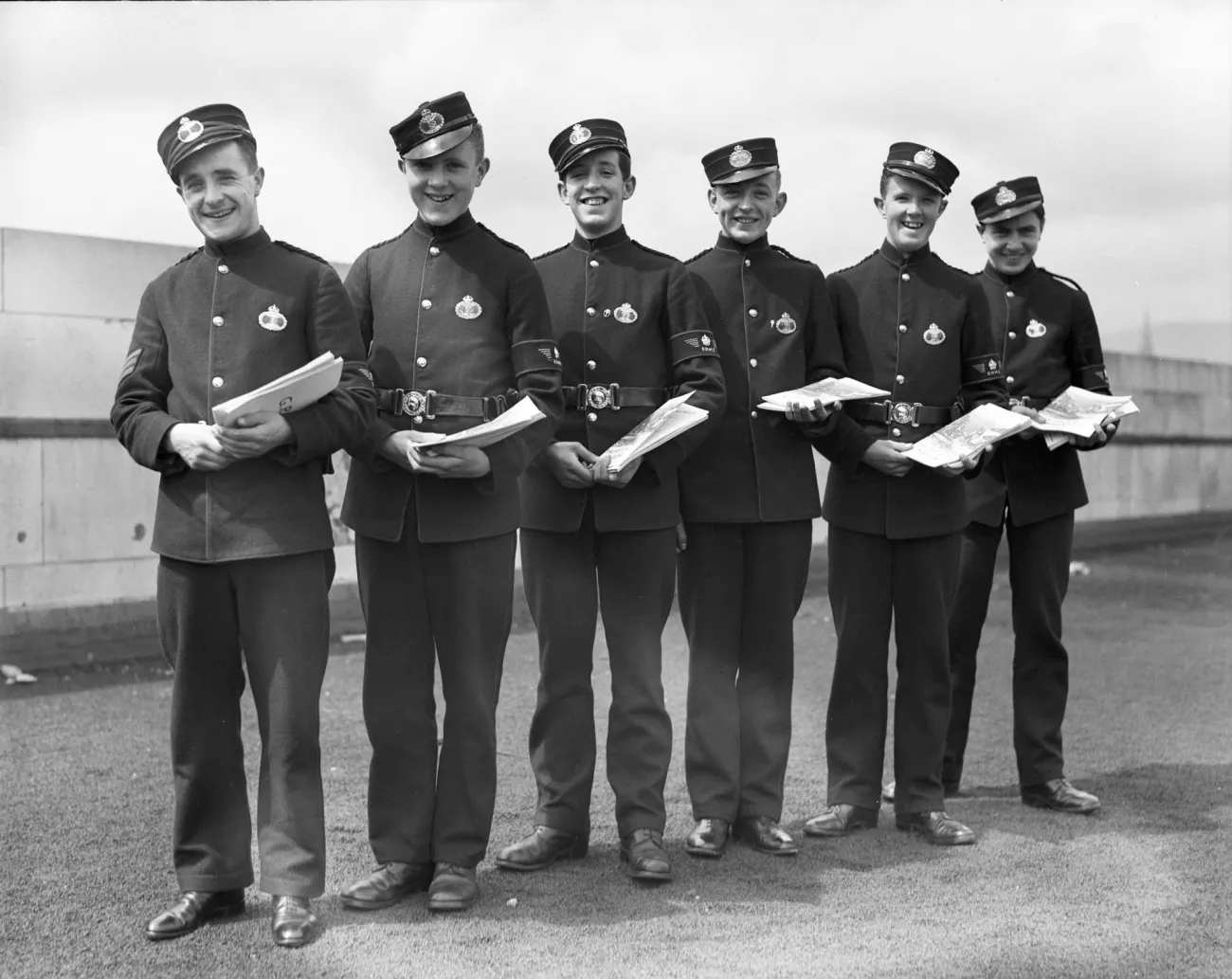 Messenger boys, Belfast 1935 © The Postal Museum - National Lottery Heritage Fund.jpg Messenger boys