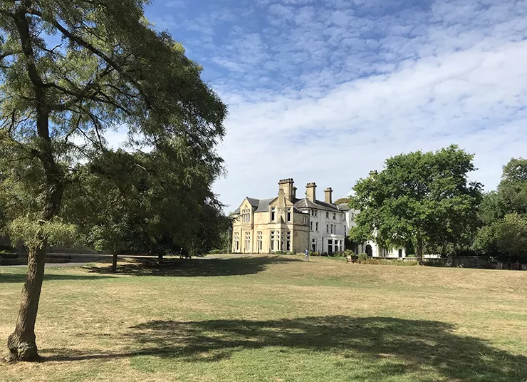 Stephens-House-Gardens.jpg Stephens House and Gardens
